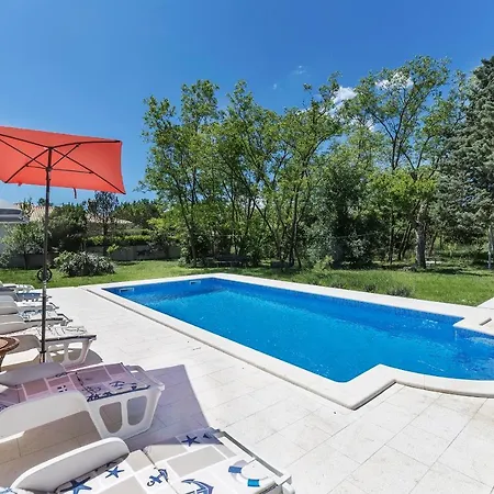 Ana Labin Villa