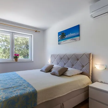 Villa Ana Labin *